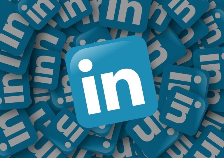 Crafting the Perfect LinkedIn Headline